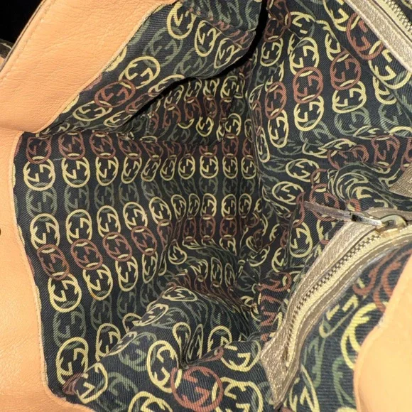 Gucci Brown Leather Shoulder Bag with Gold Accents - Picture 8 of 9